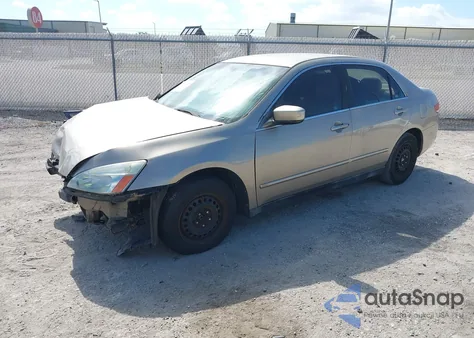 2003 Honda Accord 2.4 Lx z USA, uszkodzony, nr VIN 1HGCM56333A106846